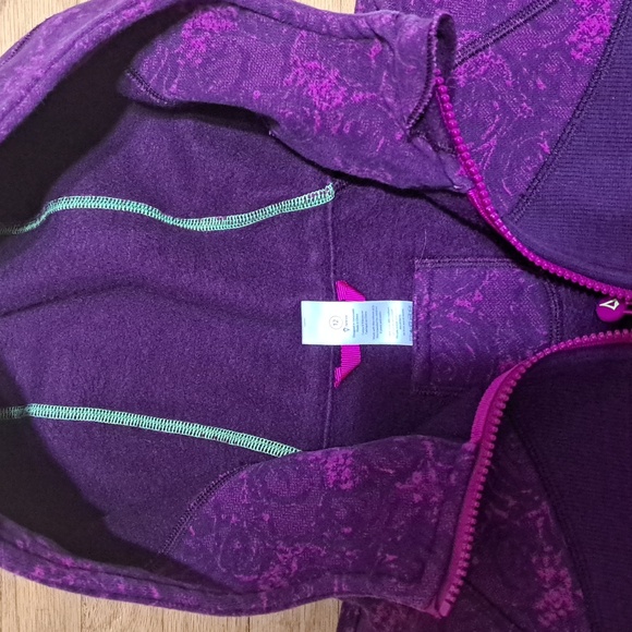 IVIVVA by Lululemon - Maroon Hooded Zip Up Sweater - Size 12 Girl - Picture 2 of 5